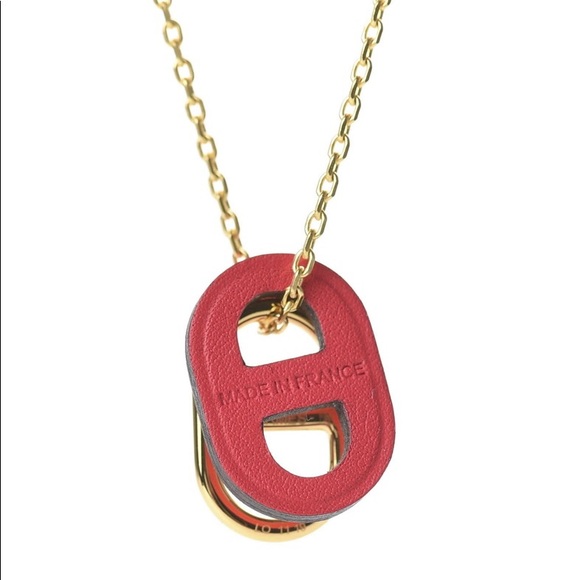 Herme Pendant Necklace - Picture 5 of 9